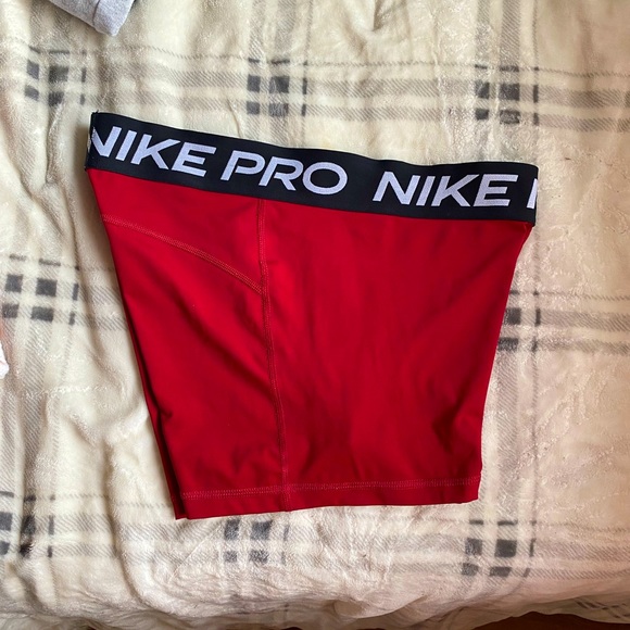 Red Nike pro shorts! - Picture 2 of 4